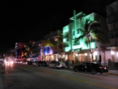 Neonzauber auf dem Ocean Drive, Miami Beach